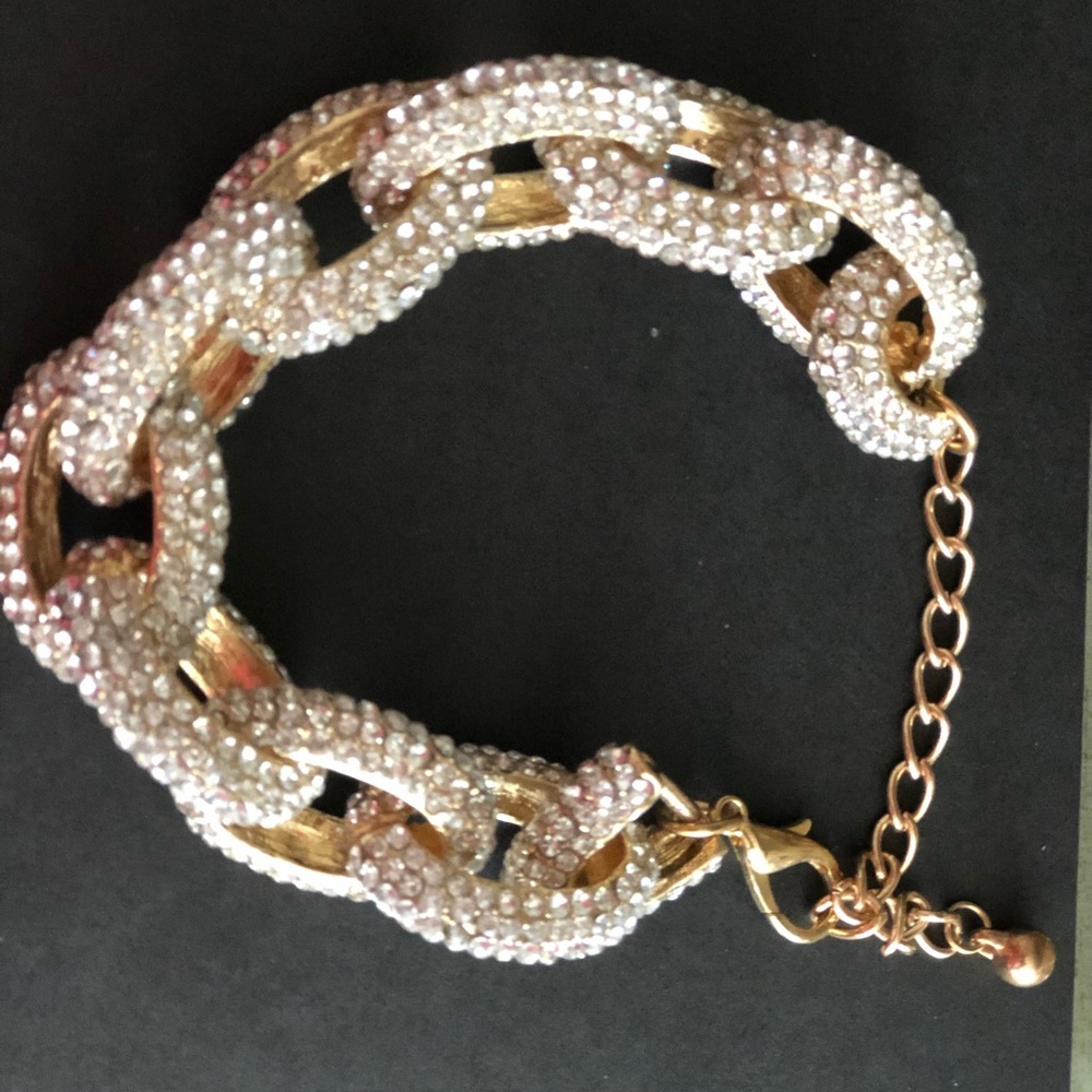 NWOT beautiful gold & crystal chain bracelet